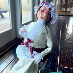 Byers Choice Carolers 2000 A Christmas Carol Dancing Mrs  Fezziwig 13 1/2”-Sign